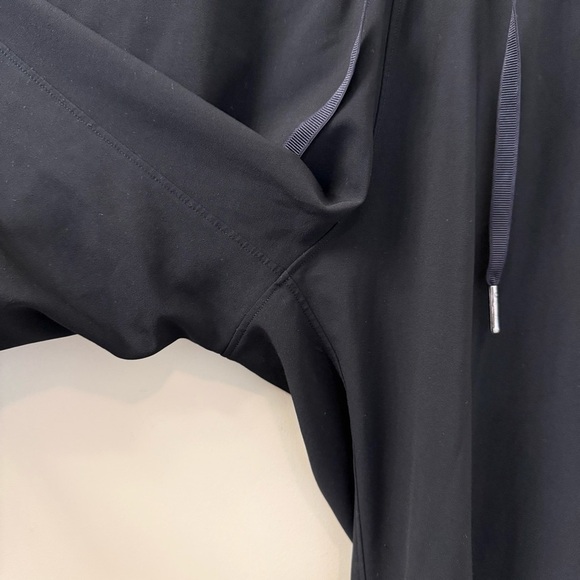 Lululemon On The Fly Pant *Woven 28" in black size 2 travel athletic pants - Picture 10 of 14